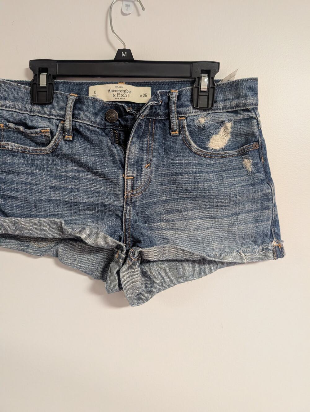 Abercrombie Low Rise Distressed Denim Shorts Size 0 W25